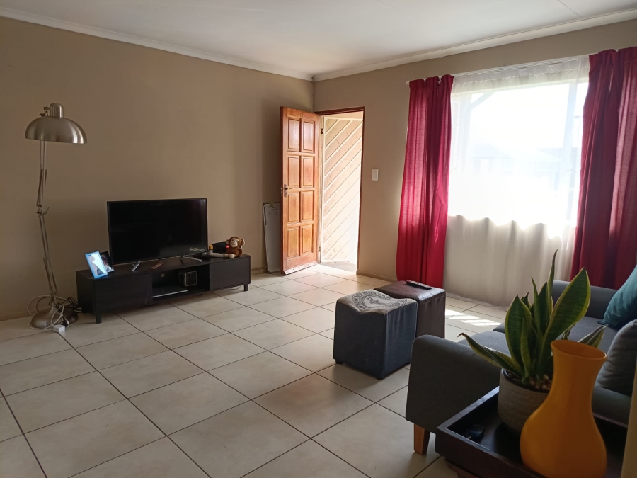 2 Bedroom Property for Sale in Weltevreden Park Gauteng