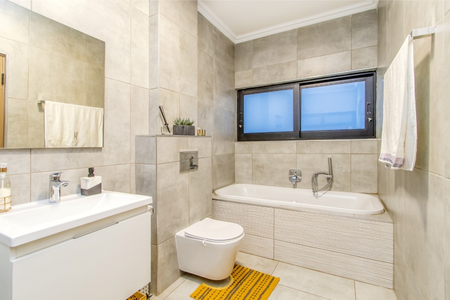 To Let 5 Bedroom Property for Rent in Blue Hills Equestrian Estate Gauteng