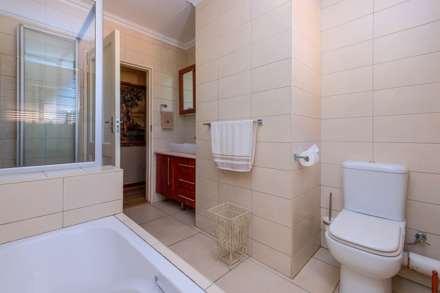 3 Bedroom Property for Sale in Constantia Kloof Gauteng