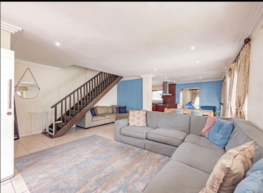 3 Bedroom Property for Sale in Beverley Gauteng