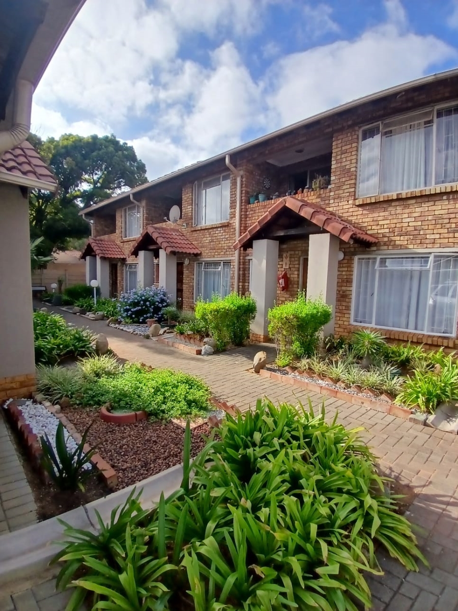 2 Bedroom Property for Sale in Rietfontein Gauteng