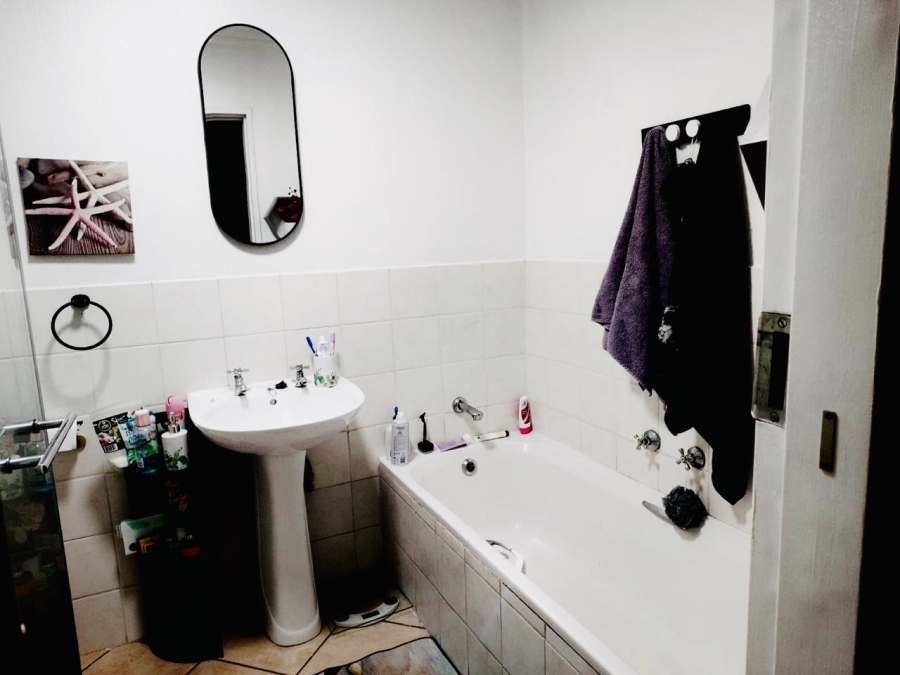 2 Bedroom Property for Sale in Rietfontein Gauteng