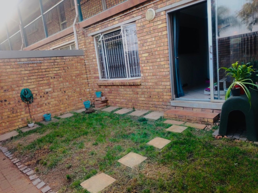 2 Bedroom Property for Sale in Rietfontein Gauteng