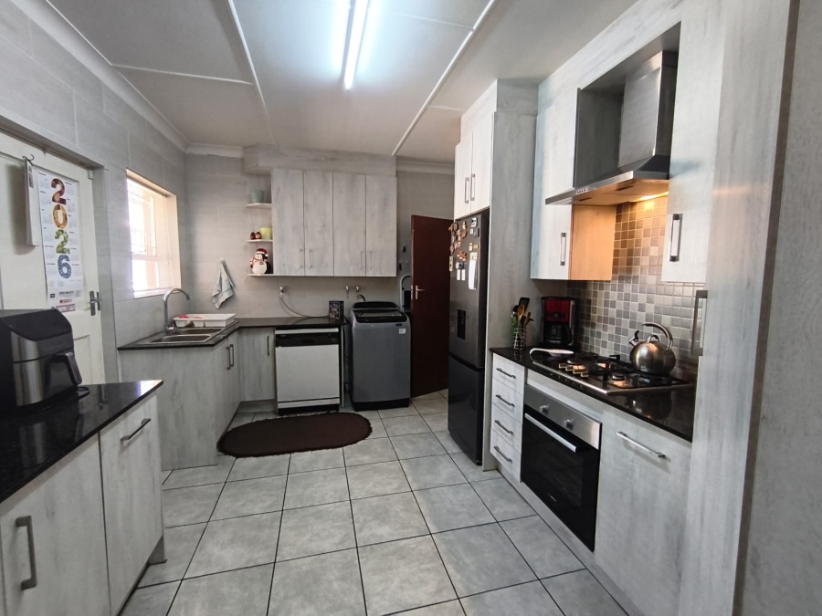3 Bedroom Property for Sale in Randhart Gauteng