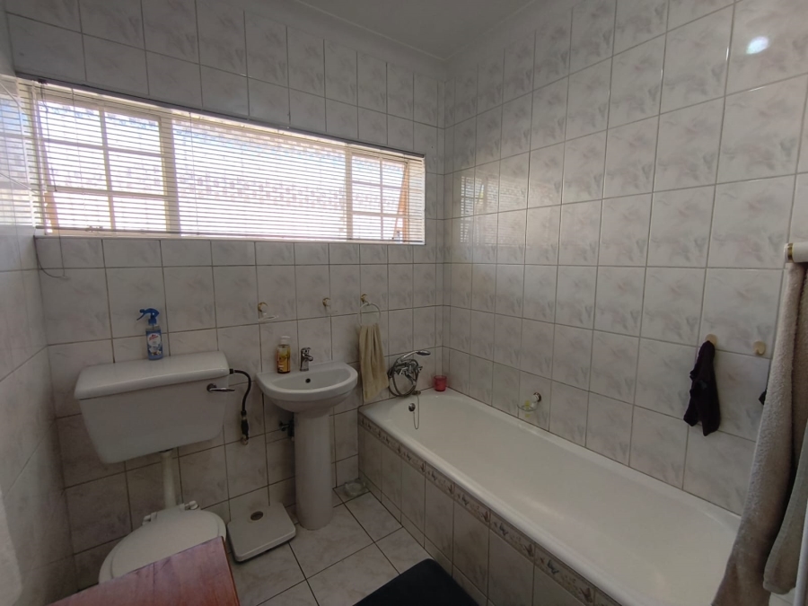 3 Bedroom Property for Sale in Randhart Gauteng