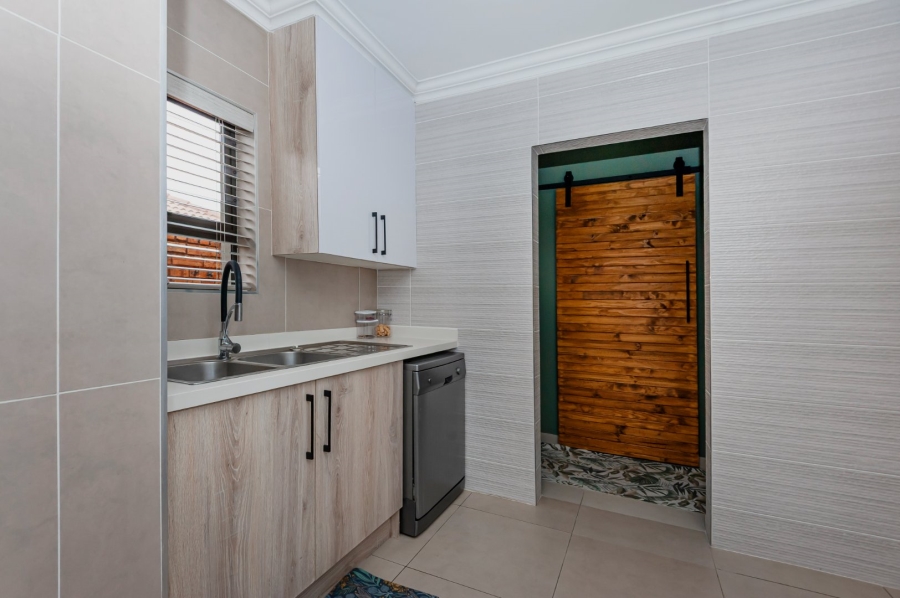 3 Bedroom Property for Sale in New Redruth Gauteng