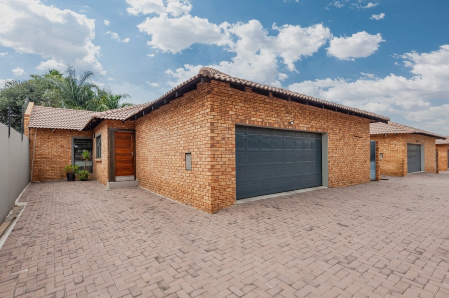 3 Bedroom Property for Sale in New Redruth Gauteng