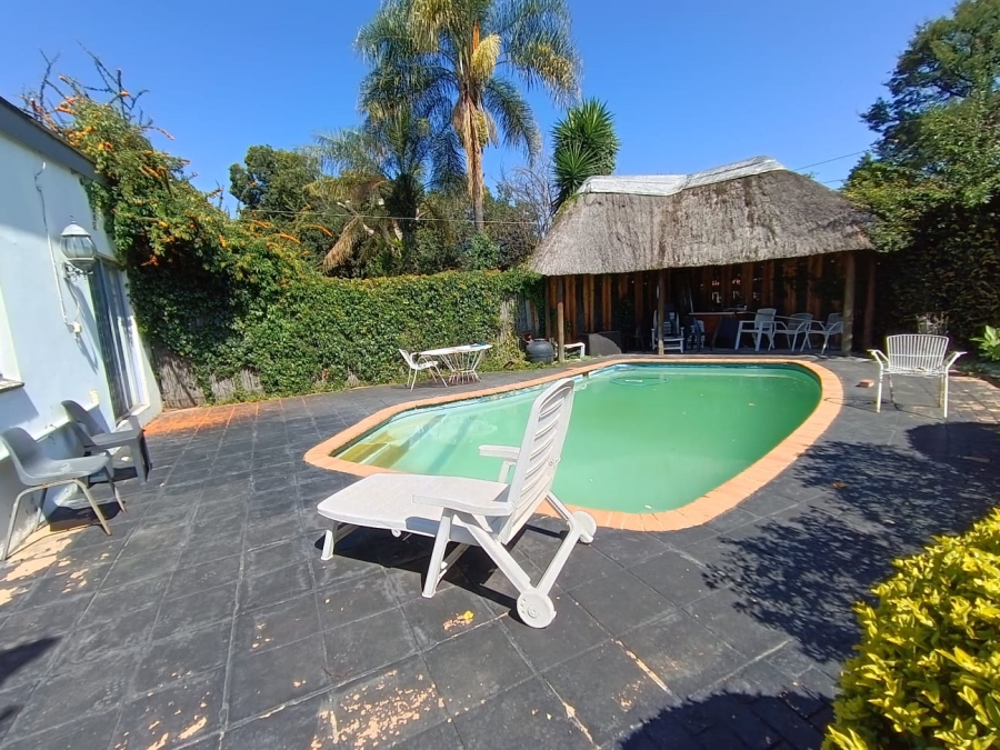 To Let 4 Bedroom Property for Rent in Queenswood Gauteng