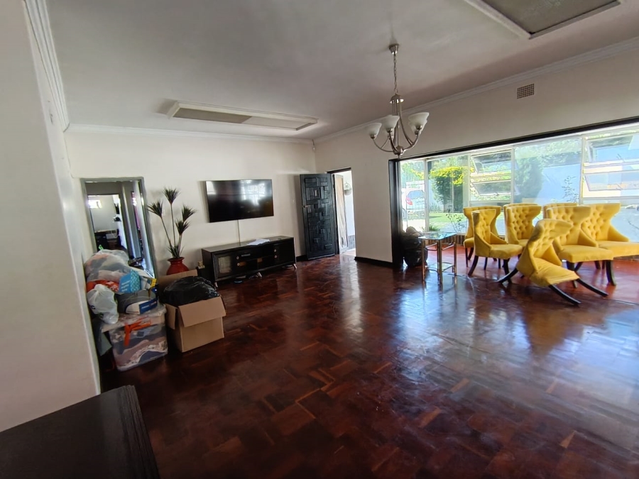 To Let 4 Bedroom Property for Rent in Queenswood Gauteng