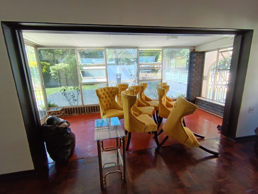 To Let 4 Bedroom Property for Rent in Queenswood Gauteng