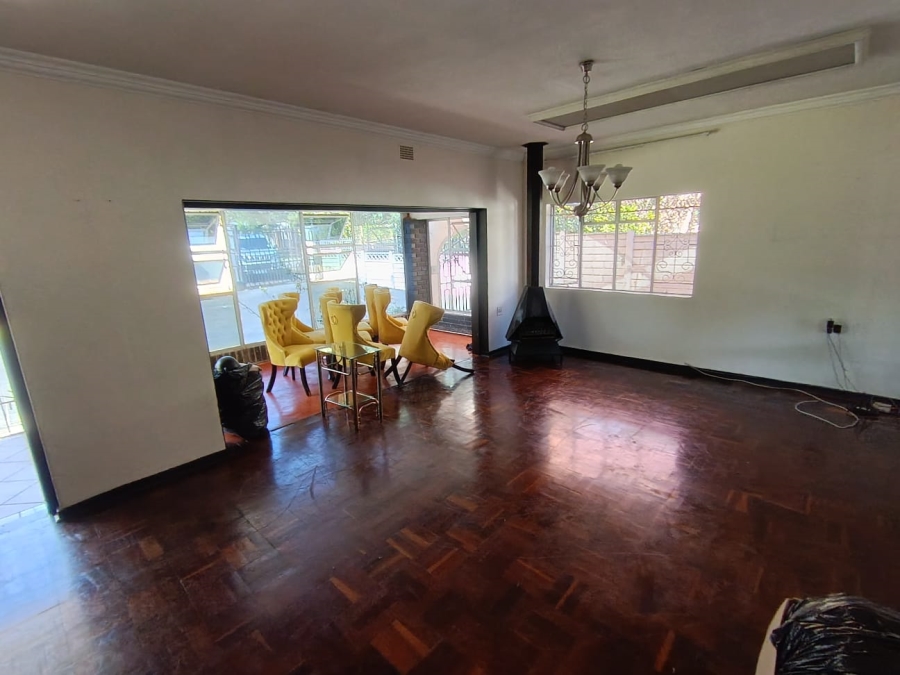 To Let 4 Bedroom Property for Rent in Queenswood Gauteng