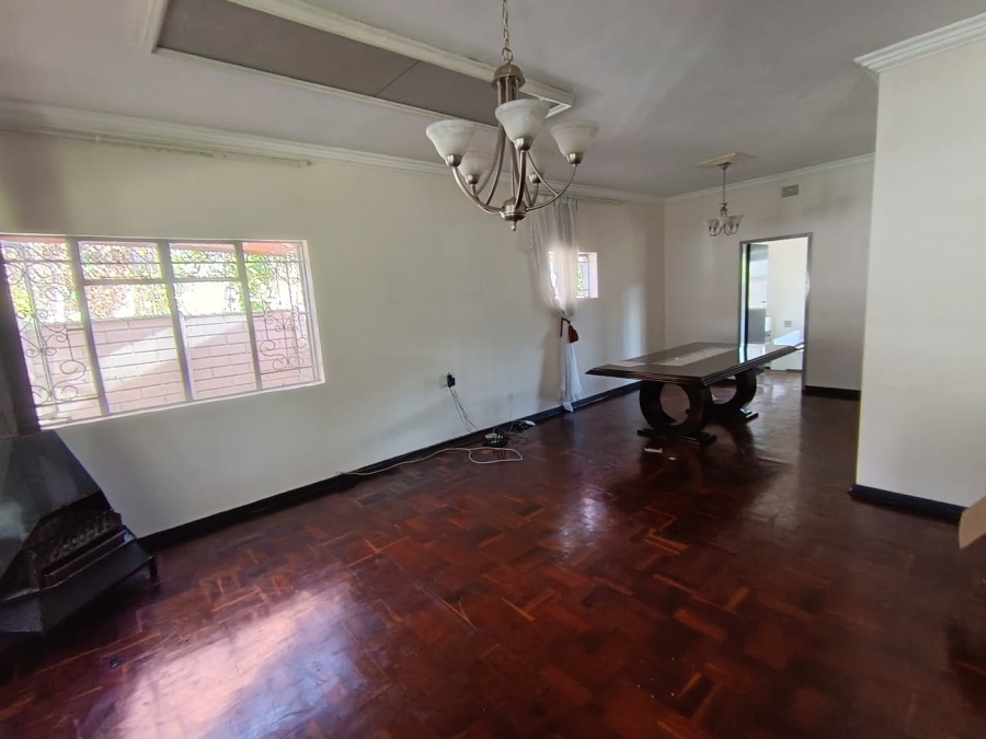 To Let 4 Bedroom Property for Rent in Queenswood Gauteng