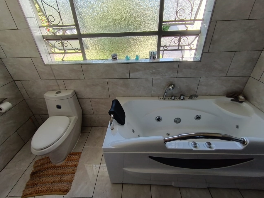 To Let 4 Bedroom Property for Rent in Queenswood Gauteng