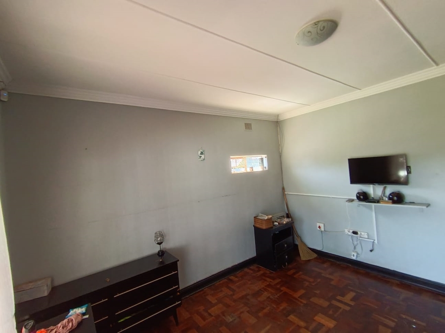 To Let 4 Bedroom Property for Rent in Queenswood Gauteng