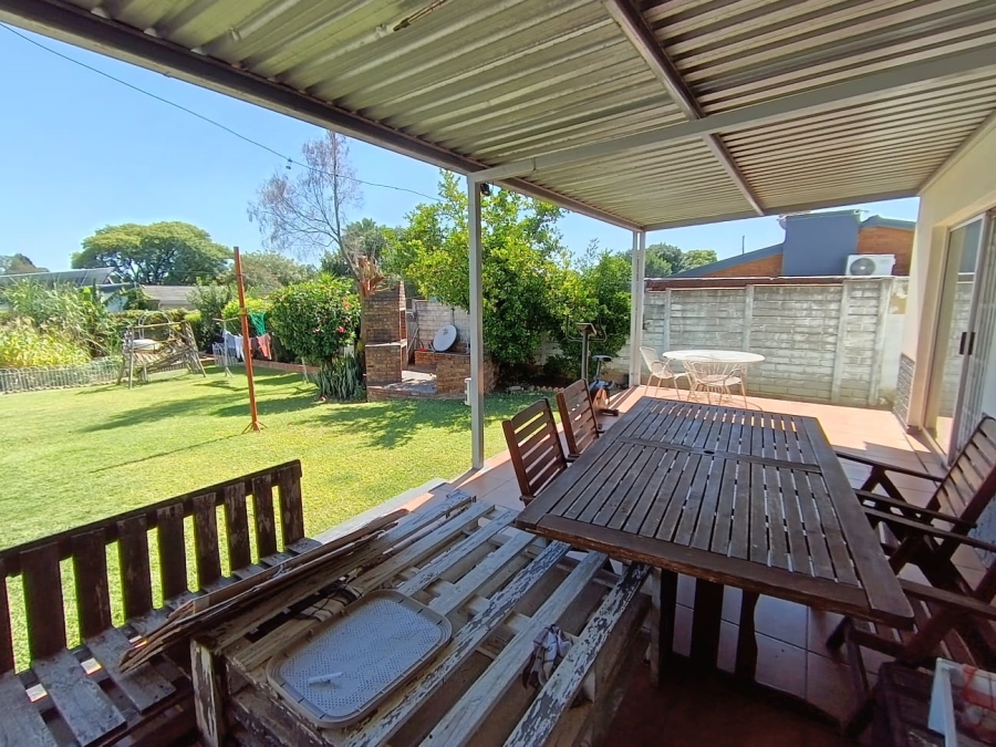 To Let 4 Bedroom Property for Rent in Queenswood Gauteng