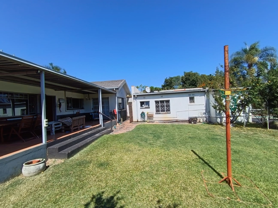 To Let 4 Bedroom Property for Rent in Queenswood Gauteng