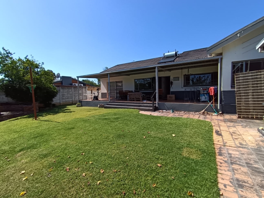 To Let 4 Bedroom Property for Rent in Queenswood Gauteng