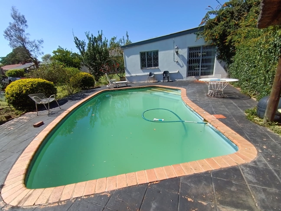 To Let 4 Bedroom Property for Rent in Queenswood Gauteng