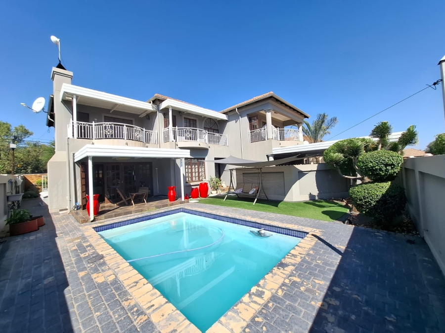 To Let 5 Bedroom Property for Rent in Montana Gauteng