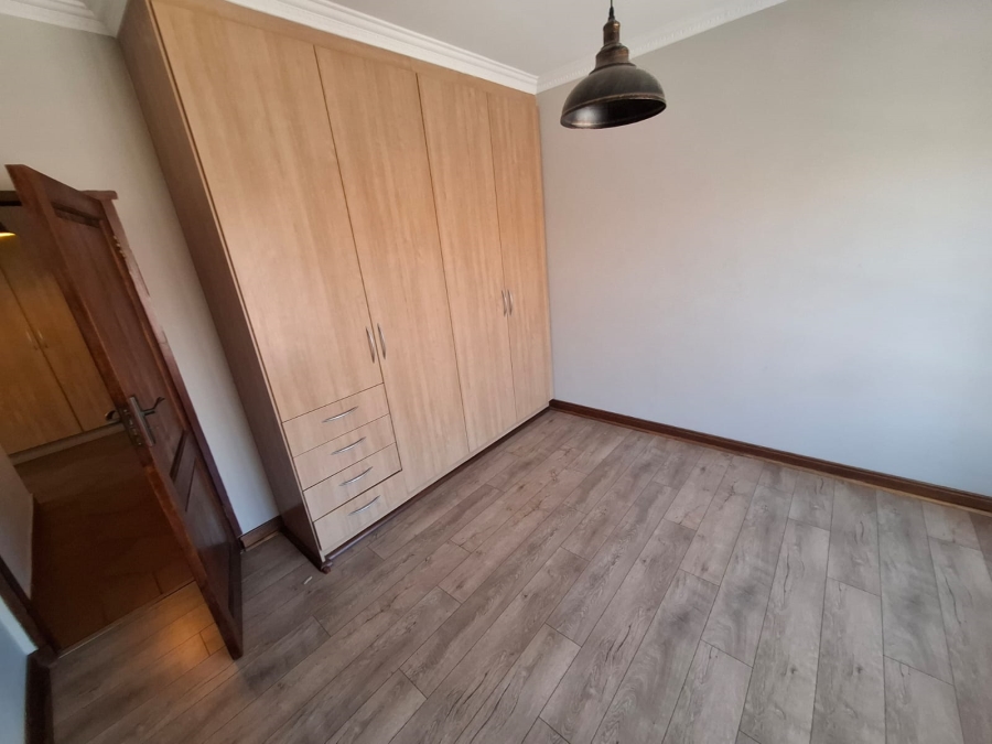 To Let 5 Bedroom Property for Rent in Montana Gauteng