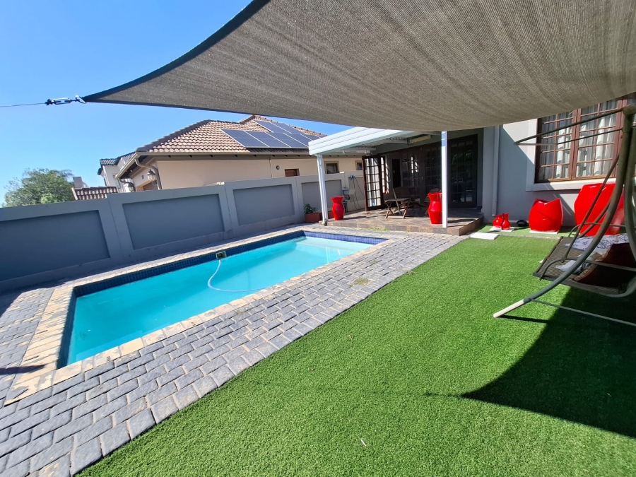To Let 5 Bedroom Property for Rent in Montana Gauteng