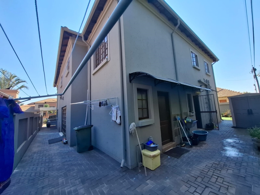 To Let 5 Bedroom Property for Rent in Montana Gauteng