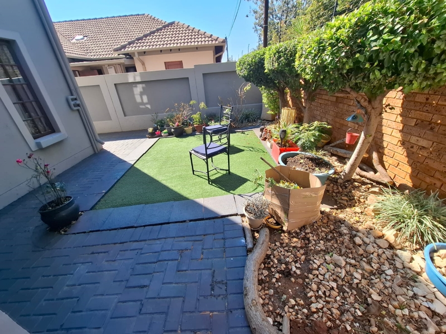To Let 5 Bedroom Property for Rent in Montana Gauteng