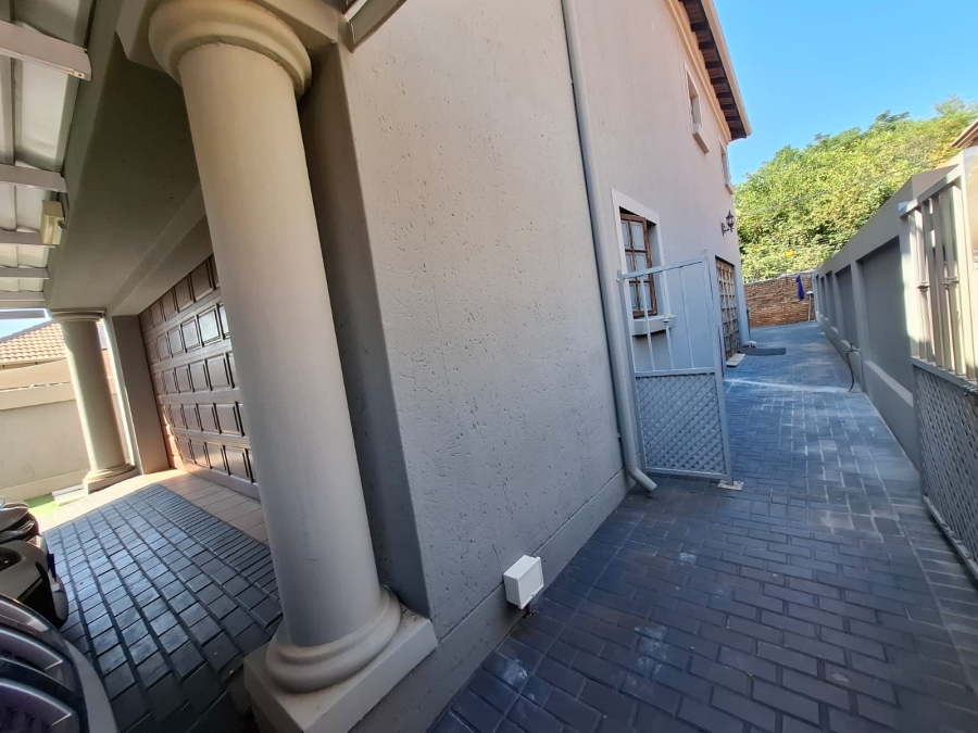 To Let 5 Bedroom Property for Rent in Montana Gauteng