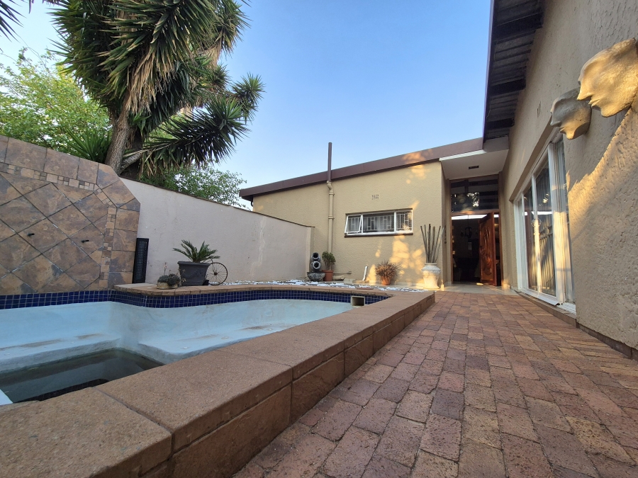 3 Bedroom Property for Sale in Kenleaf Gauteng