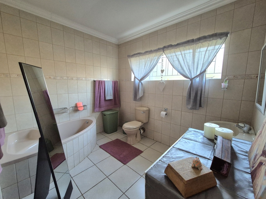 3 Bedroom Property for Sale in Kenleaf Gauteng