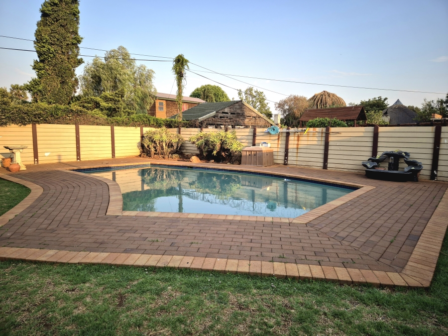 3 Bedroom Property for Sale in Kenleaf Gauteng