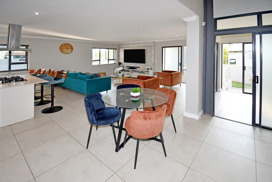 4 Bedroom Property for Sale in Copperleaf Estate Gauteng