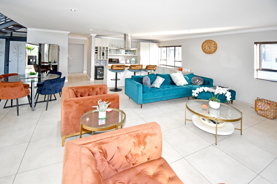 4 Bedroom Property for Sale in Copperleaf Estate Gauteng