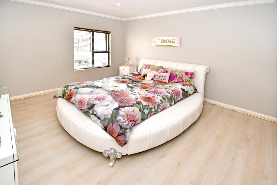 4 Bedroom Property for Sale in Copperleaf Estate Gauteng