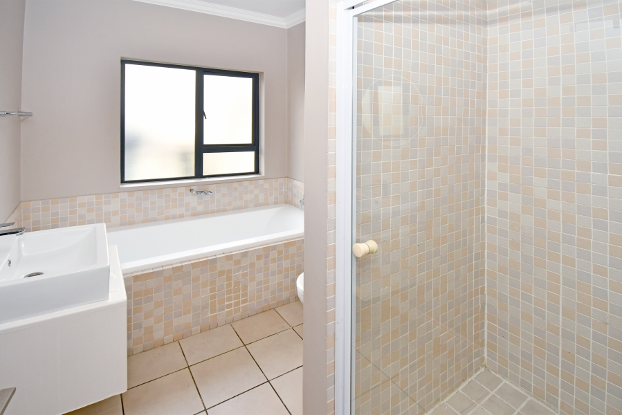 4 Bedroom Property for Sale in Copperleaf Estate Gauteng