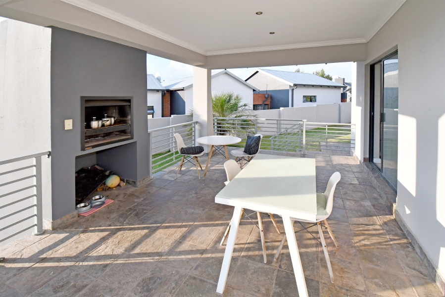 4 Bedroom Property for Sale in Copperleaf Estate Gauteng