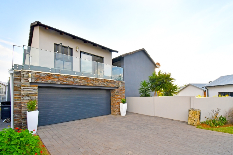 4 Bedroom Property for Sale in Copperleaf Estate Gauteng