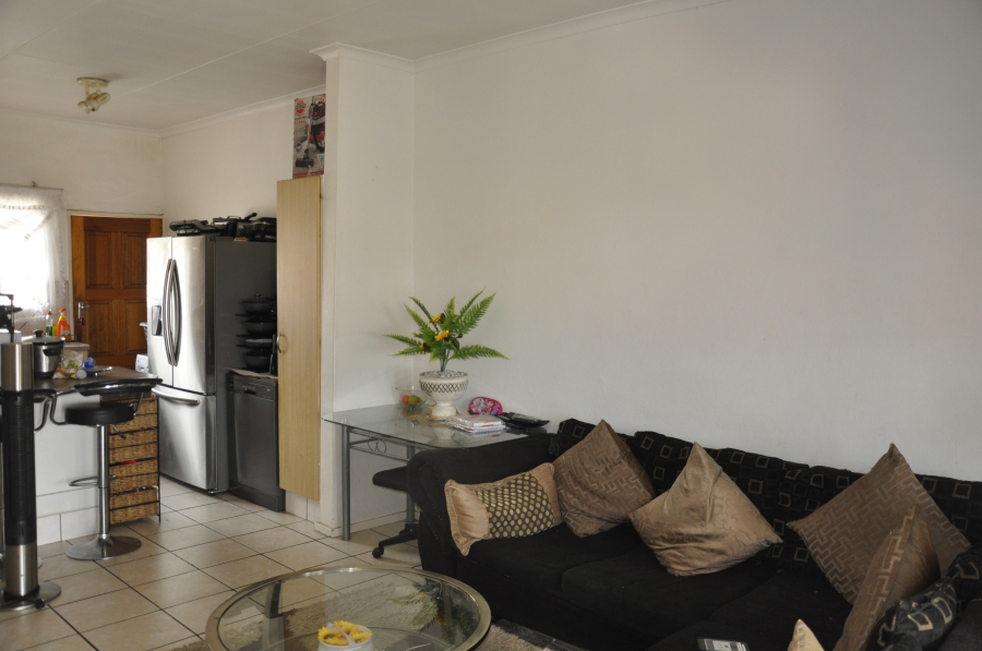 2 Bedroom Property for Sale in Erand Gardens Gauteng