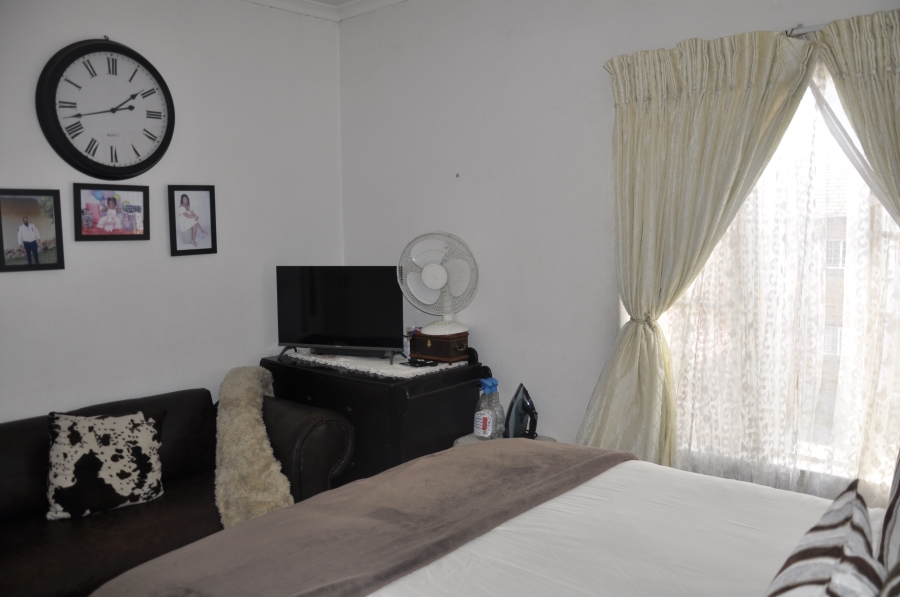 2 Bedroom Property for Sale in Erand Gardens Gauteng