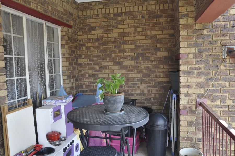 2 Bedroom Property for Sale in Erand Gardens Gauteng
