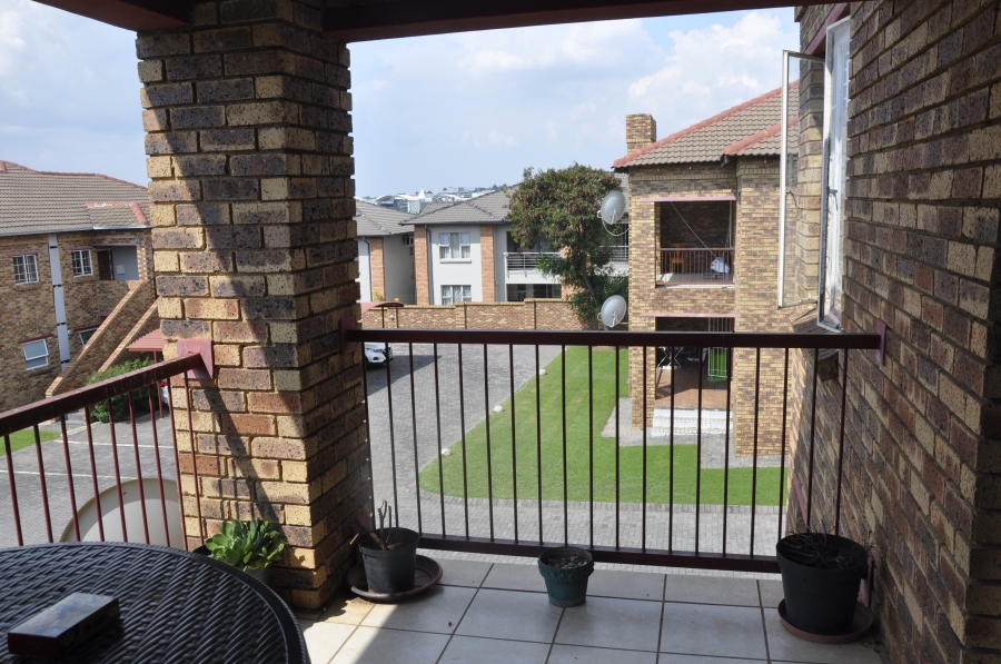 2 Bedroom Property for Sale in Erand Gardens Gauteng