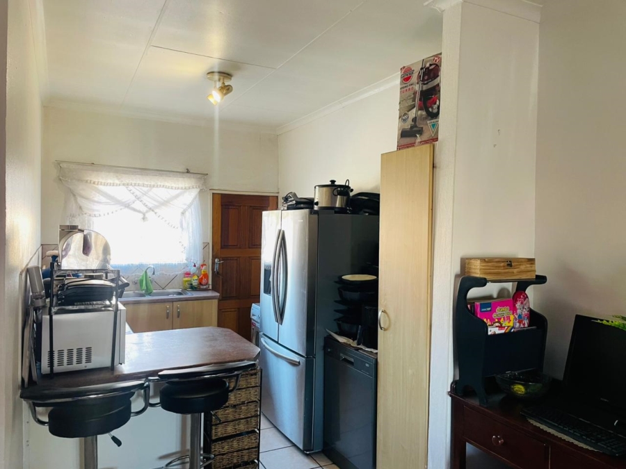 2 Bedroom Property for Sale in Erand Gardens Gauteng