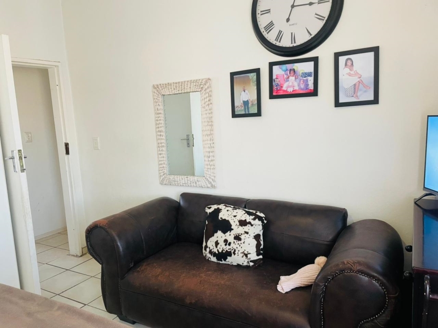 2 Bedroom Property for Sale in Erand Gardens Gauteng