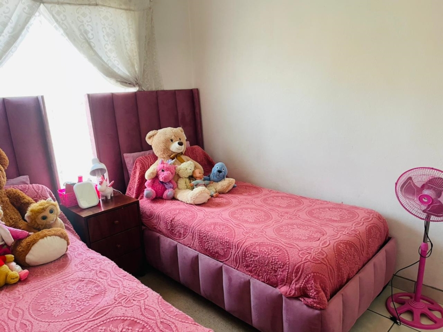 2 Bedroom Property for Sale in Erand Gardens Gauteng