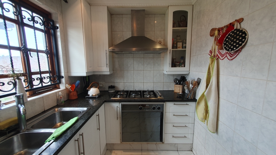 5 Bedroom Property for Sale in The Hill Gauteng