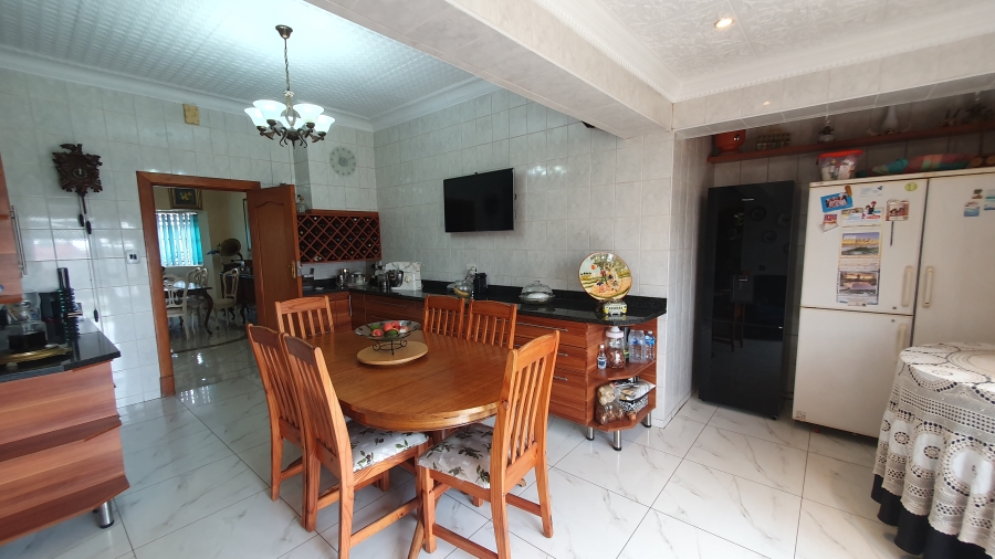 5 Bedroom Property for Sale in The Hill Gauteng