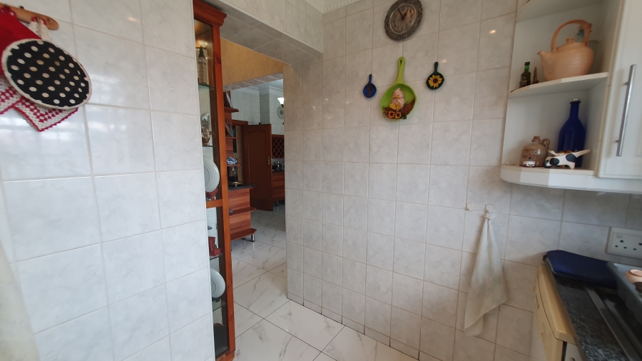 5 Bedroom Property for Sale in The Hill Gauteng