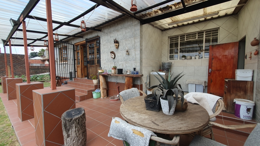 5 Bedroom Property for Sale in The Hill Gauteng