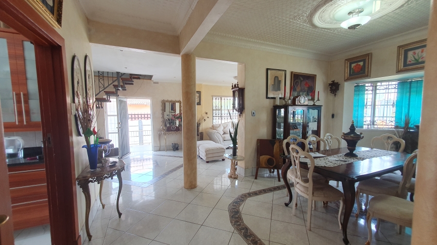 5 Bedroom Property for Sale in The Hill Gauteng