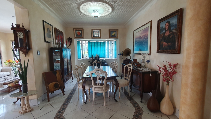 5 Bedroom Property for Sale in The Hill Gauteng